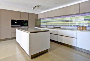 searle-taylor-ropley-showroom-accent-colours-custom-created-splashback
