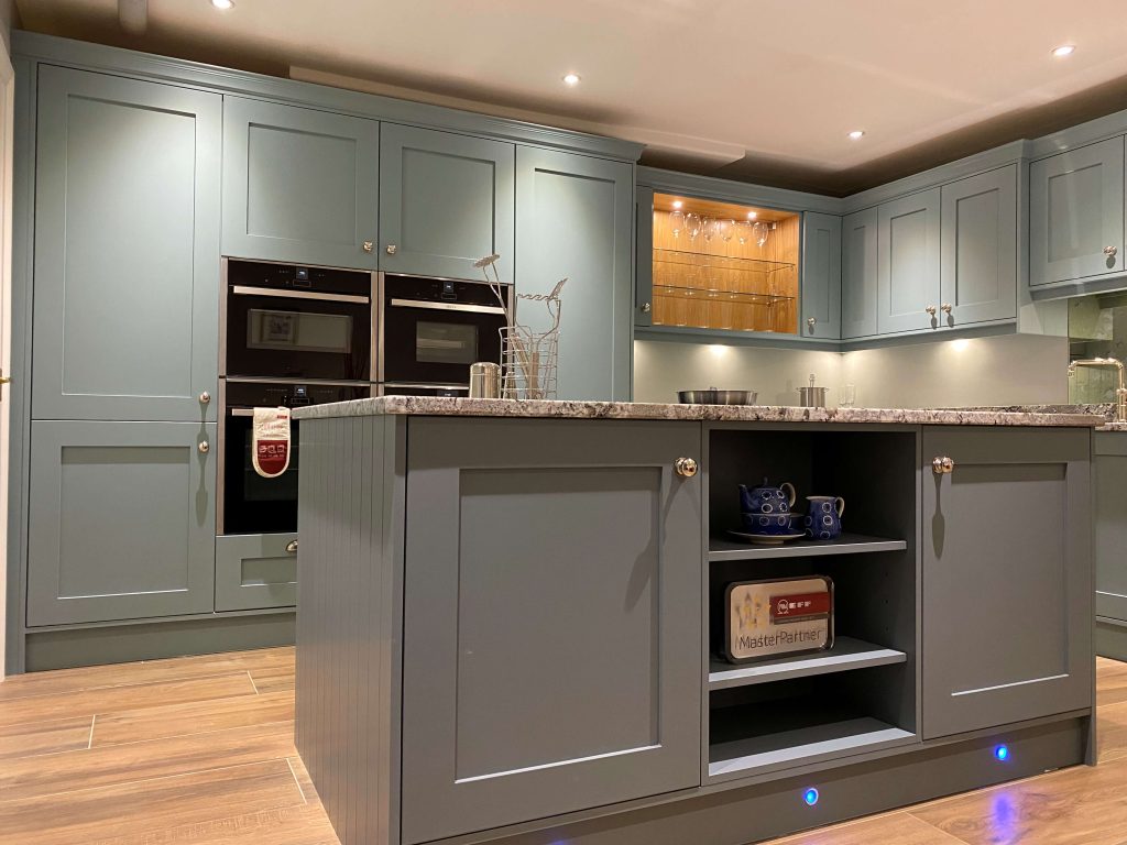 Searle & Taylor - Handmade Bespoke Kitchen 2